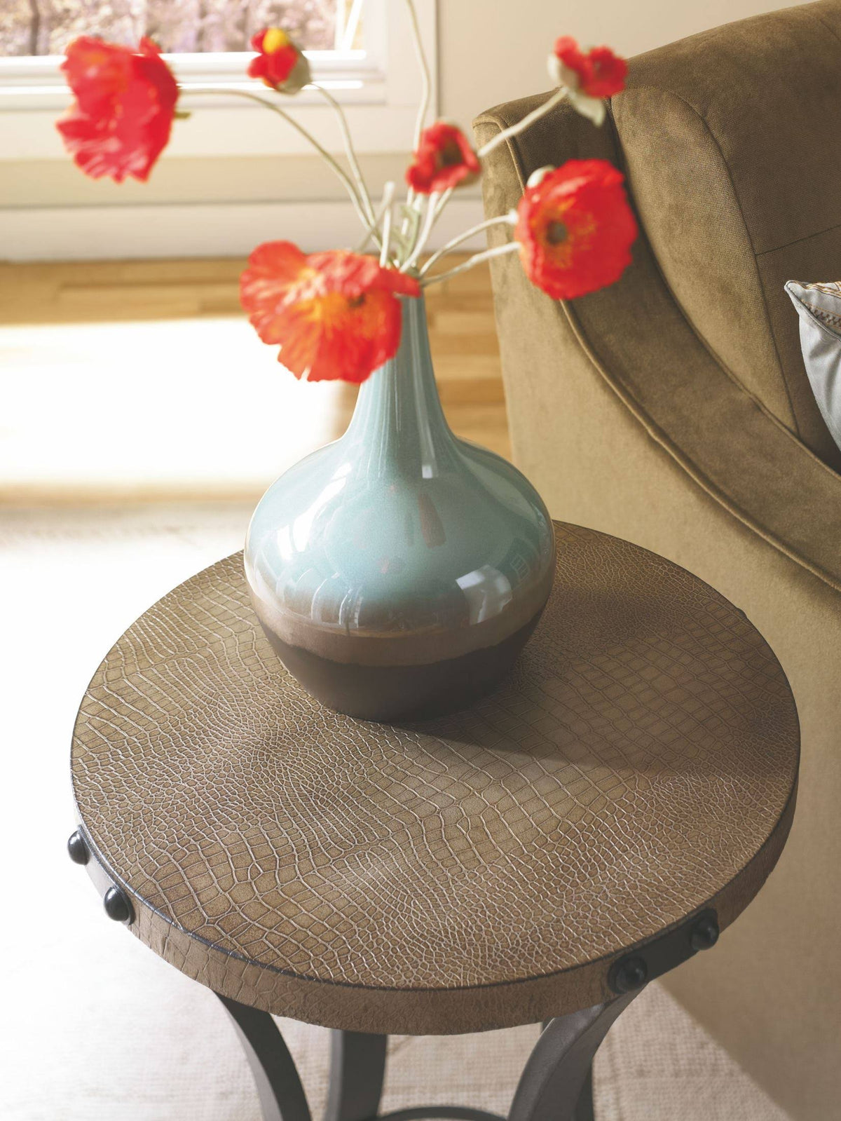 Round Accent Table P828085