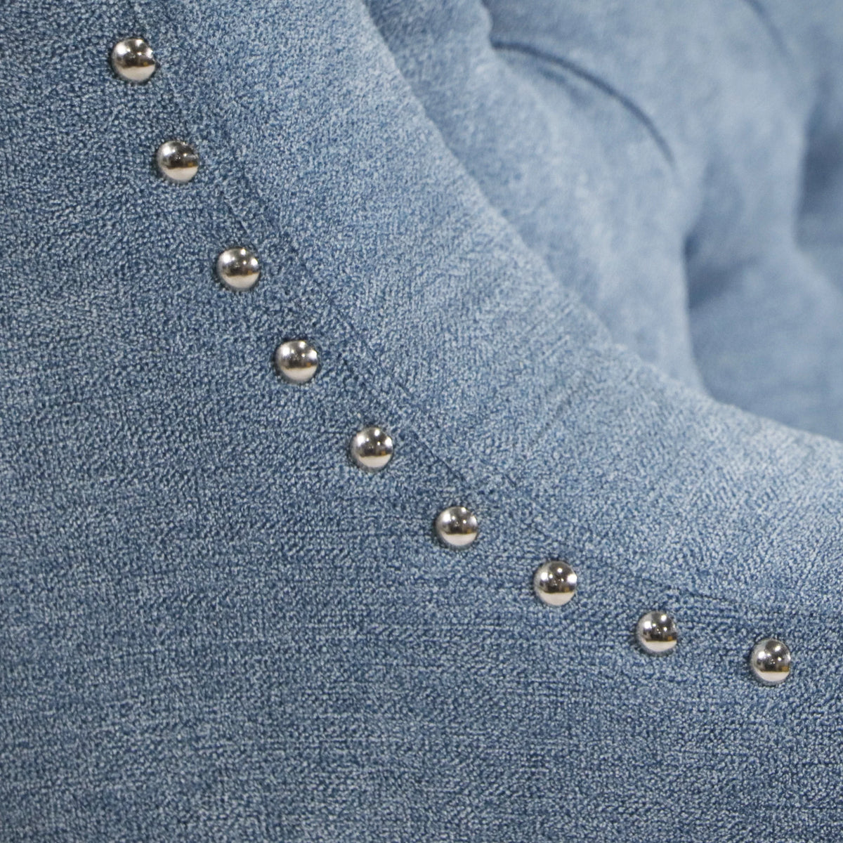 Blue Linen Fabric Accent Chair with Button Tufted Back D6847